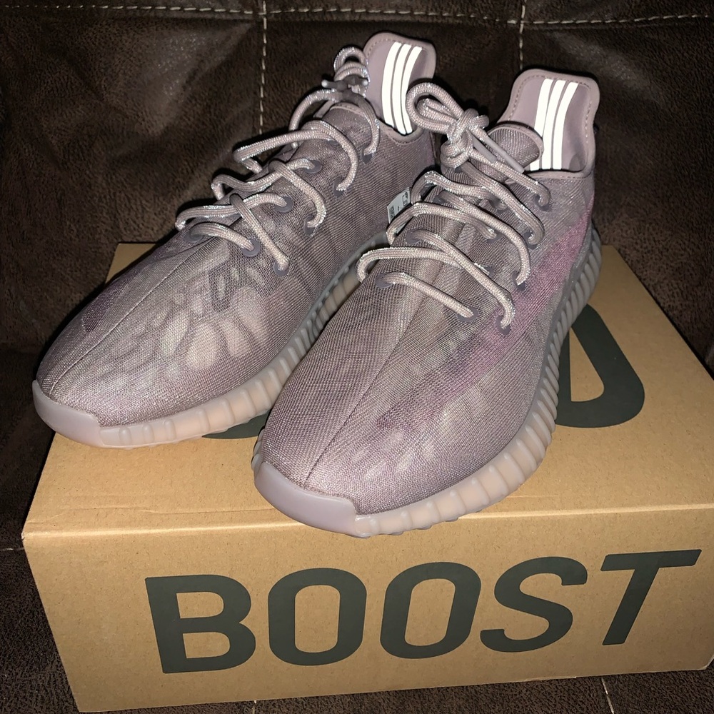 Yeezy Boost 350 V2
